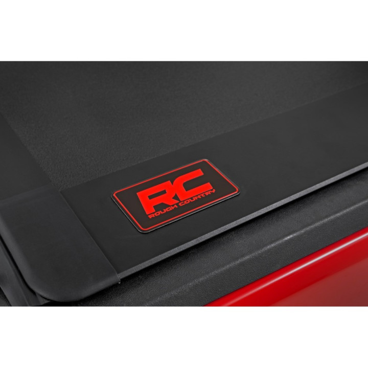 Închidere de Benă Tip Capac, Rough Country Tri-Fold, Chevrolet Colorado / GMC Canyon Lungime Benă 5.0 Feet 2014 - 2070 - EDK.ro