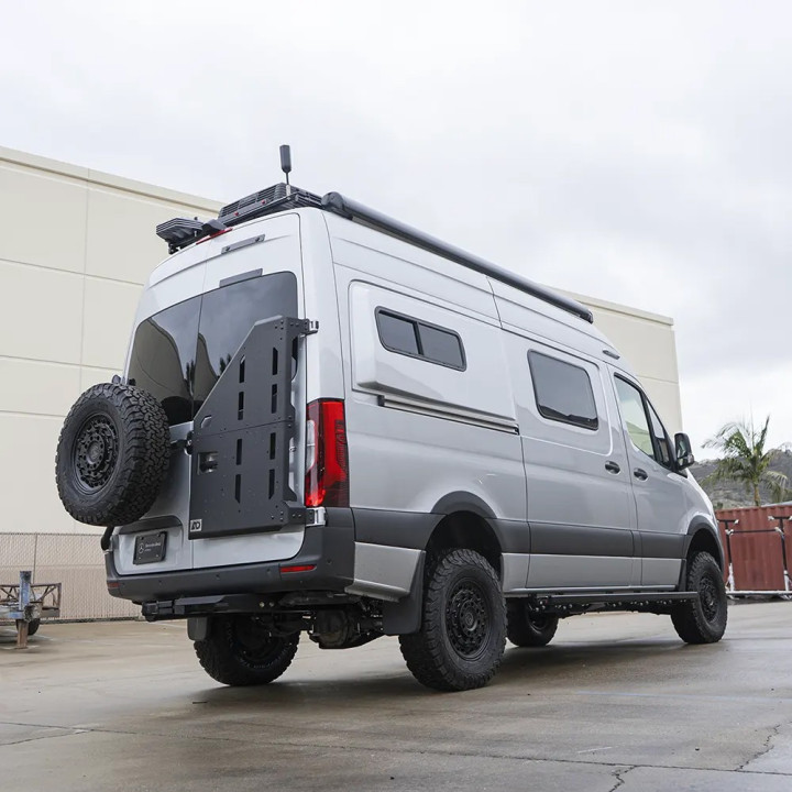 Suport Marfă cu Ușă Spate, Agile Offroad, Mercedes-Benz Sprinter 2018 - Prezent - EDK.ro