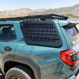 Panou MOLLE Extern Stâng, Bison Gear, Toyota 4Runner 2025 - Prezent - EDK.ro