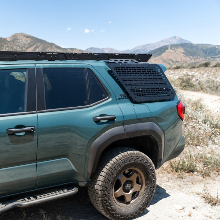 Panou MOLLE Extern Stâng, Bison Gear, Toyota 4Runner 2025 - Prezent - EDK.ro