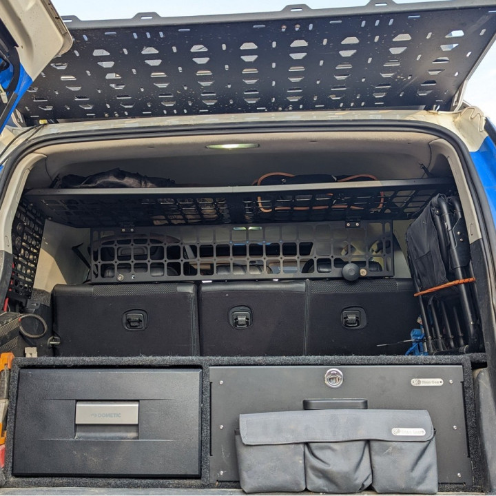 Barieră Mobilă de Marfă, Bison Gear, Toyota FJ Cruiser 2006 - 2022 - EDK.ro