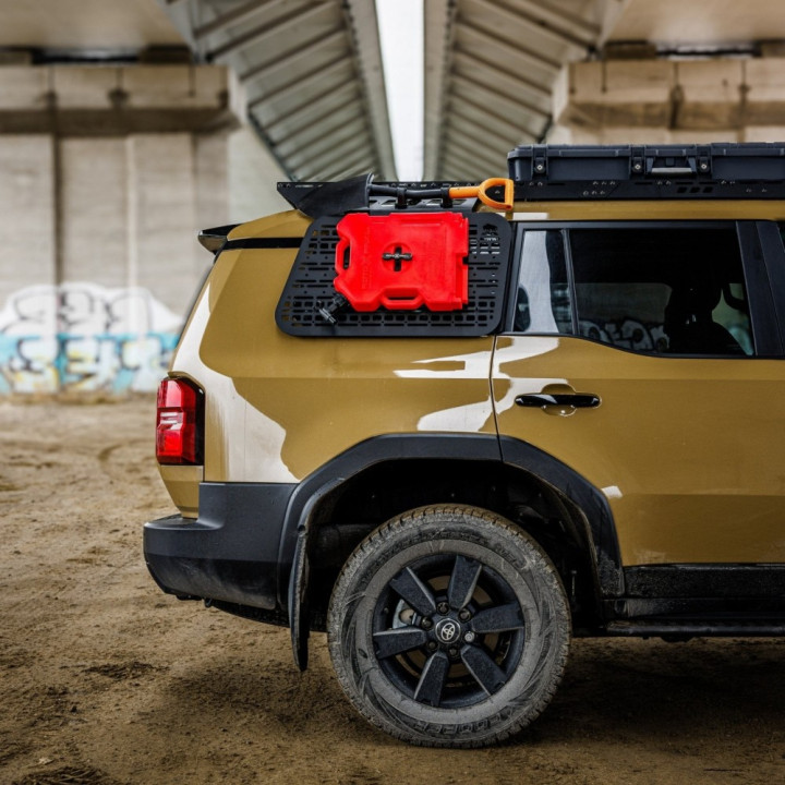 Panou MOLLE Extern Drept, Bison Gear, Toyota Land Cruiser 2024 - Prezent - EDK.ro