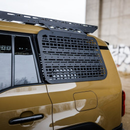 Panou MOLLE Extern Stâng, Bison Gear, Toyota Land Cruiser 2024 - Prezent - EDK.ro