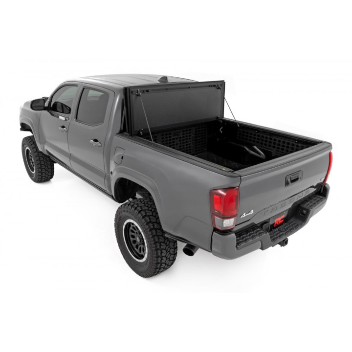 Închidere de Benă Tip Capac, Rough Country Tri-Fold, Chevrolet Colorado / GMC Canyon Lungime Benă 5.0 Feet 2014 - 2072 - EDK.ro