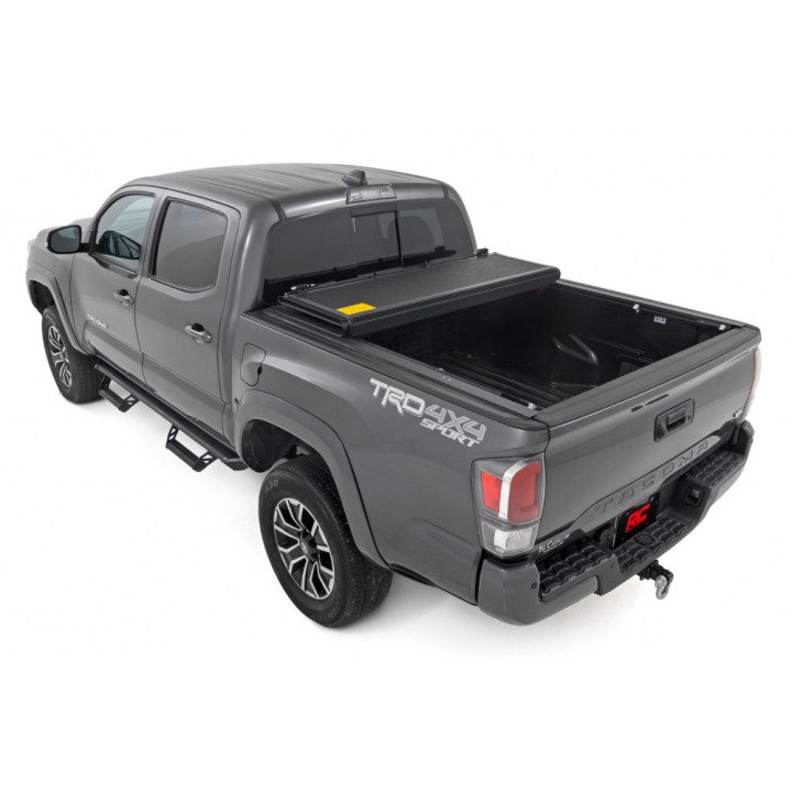 Închidere de Benă Tip Capac, Rough Country Tri-Fold, Toyota Tacoma Lungime Benă 6.0 Feet 2016 - 2023 - EDK.ro