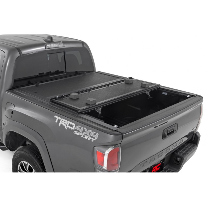 Lid Tonneau Bed Cover, Rough Country Tri-Fold, Toyota Tacoma Bed Length 5.0 Feet 2016 - 2023 - EDK.ro
