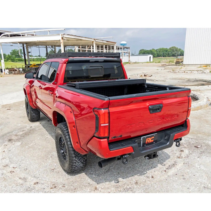 Închidere de Benă Tip Capac, Rough Country Tri-Fold, Toyota Tacoma Lungime Benă 5.0 Feet 2014 - Prezent - EDK.ro