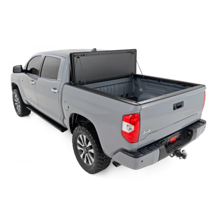 Închidere de Benă Tip Capac, Rough Country Tri-Fold, Chevrolet Colorado / GMC Canyon Lungime Benă 5.7 Feet 2014 - 2077 - EDK.ro