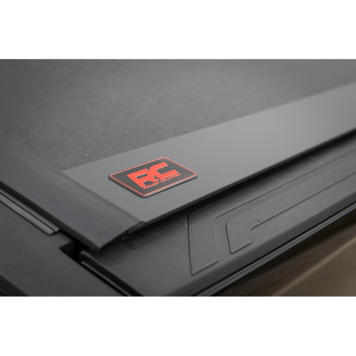 Lid Tonneau Bed Cover, Rough Country Tri-Fold, Toyota Tundra Bed Length 5.7 Feet 2007 - Present - EDK.ro