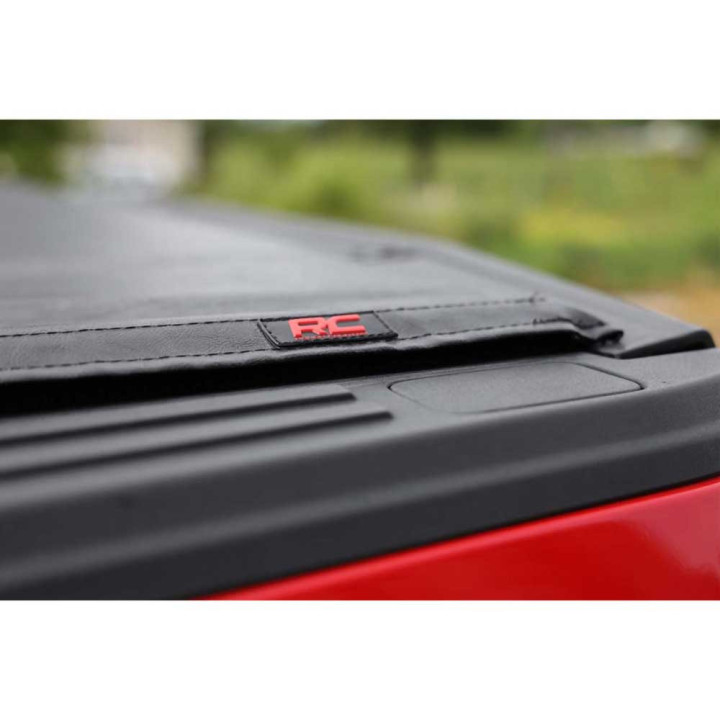 Închidere de Benă Tip Prelată, Rough Country Roll, Chevrolet Colorado / GMC Canyon Lungime Benă 5.7 Feet 2014 - Prezent - EDK.ro