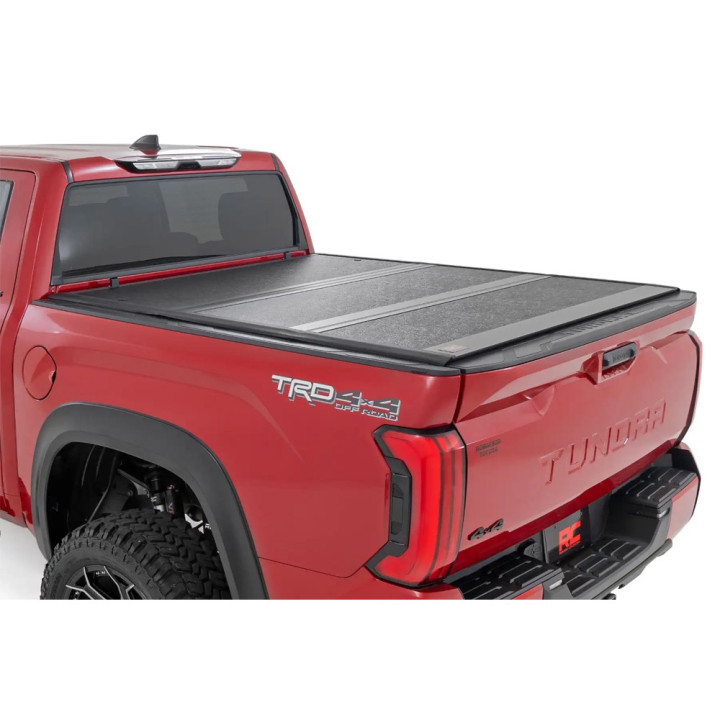 Închidere de Benă Tip Capac, Rough Country Tri-Fold, Chevrolet Colorado / GMC Canyon Lungime Benă 5.7 Feet 2014 - 2102 - EDK.ro