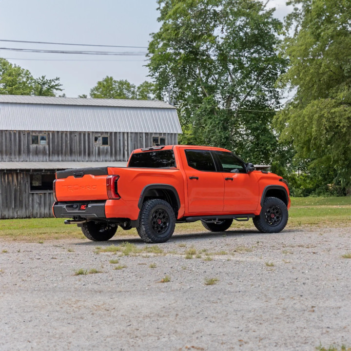 Kit Suspensie de Ridicare Trd Pro Series, Rough Country Lift 2.5 Inch, Toyota Tundra 2022 - Prezent - EDK.ro