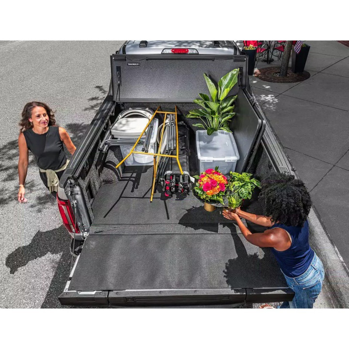 Lid Tonneau Bed Cover, RealTruck BAKFlip MX4, Volkswagen Amarok Double Cab 2022 - Present - EDK.ro