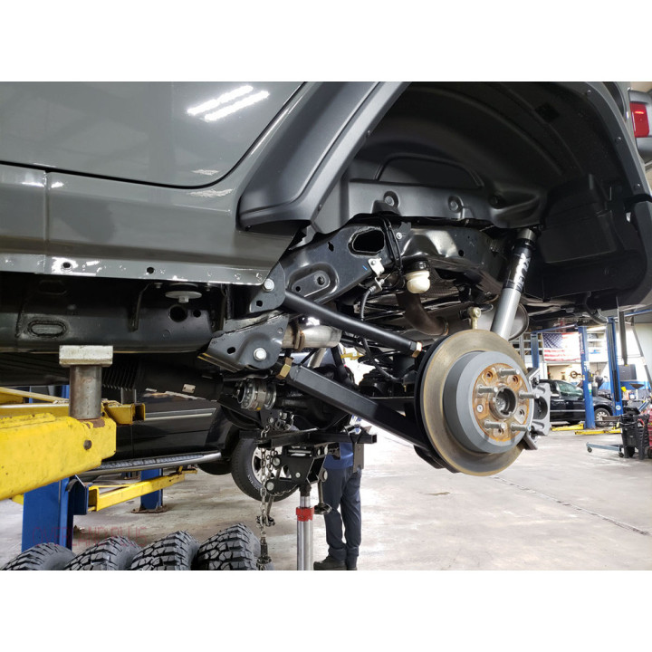 Suspension Lift Kit Overland+, Clayton Off Road Diesel Lift 2.5 Inch - EDK.ro