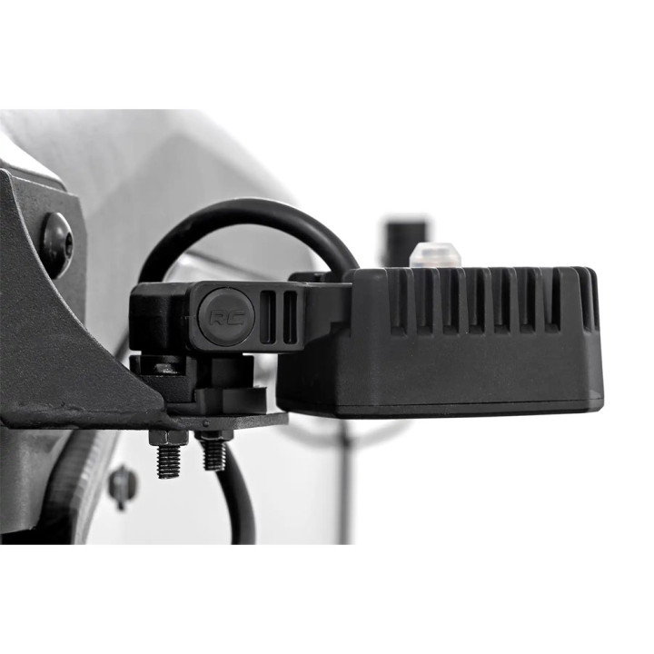 Lumini LED Pătrate de 2 Inch, Rough Country Negru Series - EDK.ro