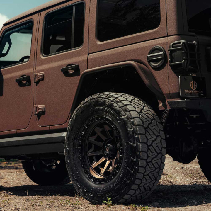 Jantă de Aluminiu, FUEL D696 COVERT, 17x9.0, ET -12, 5x127, 71.5, Negru - EDK.ro